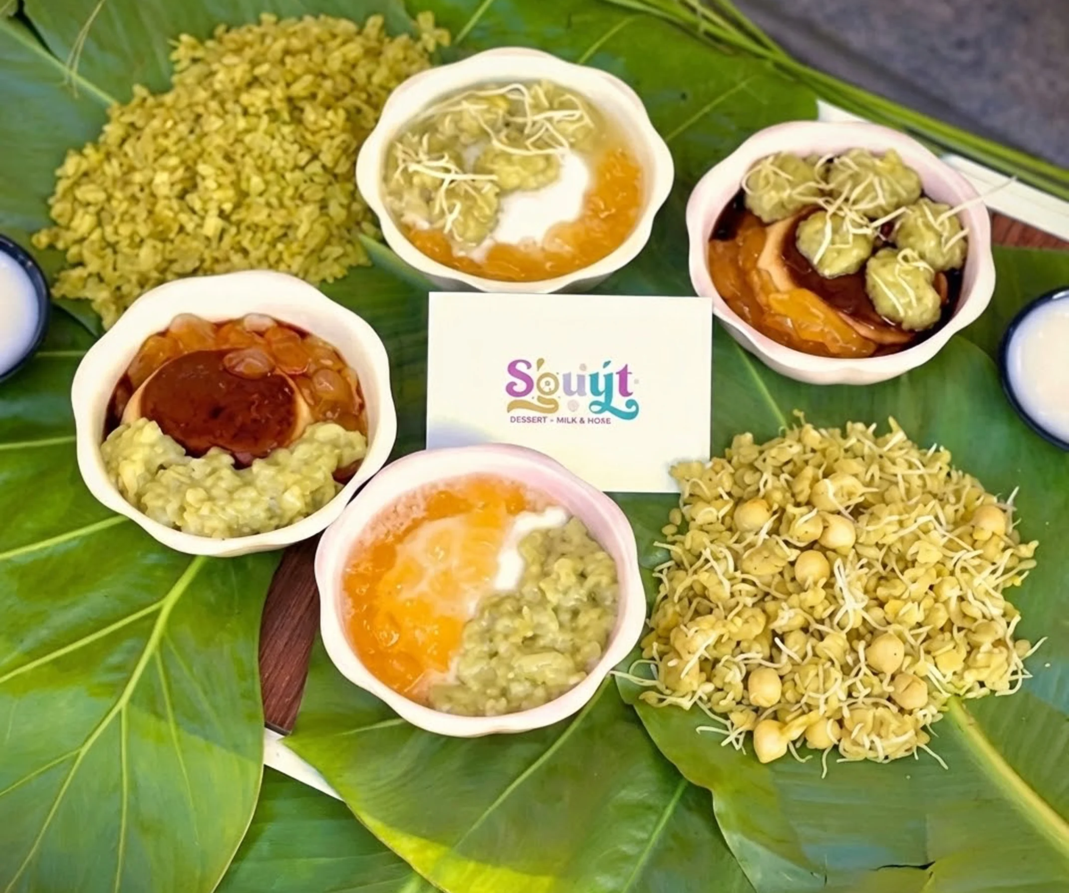 Bánh flan caramen với sốt caramen vàng óng